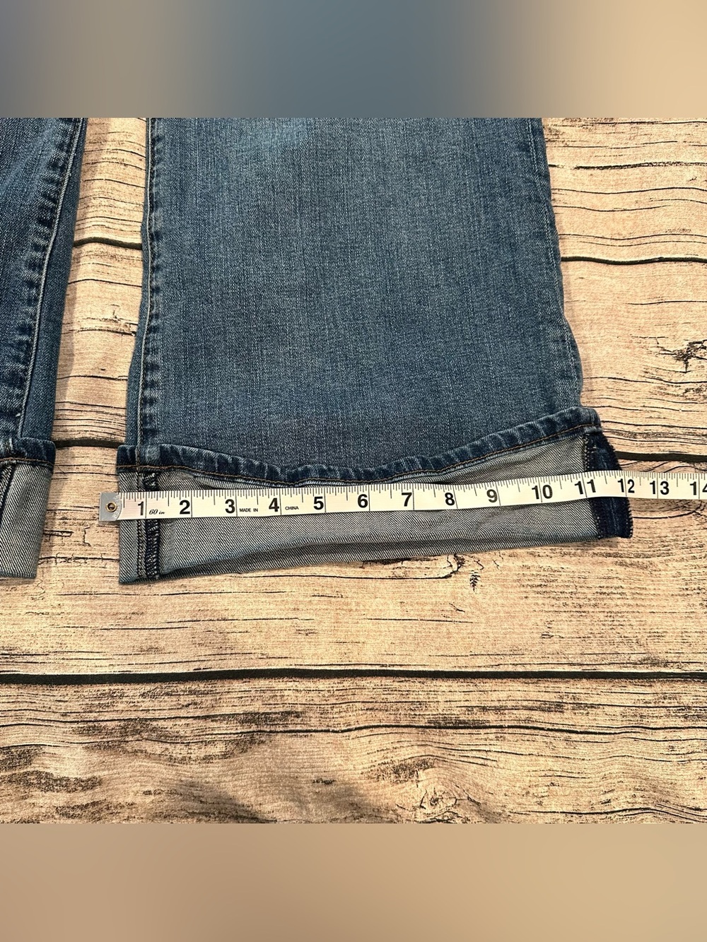 Kut from the Kloth Meg Fab Ab Wide-Leg Crop Jeans in Mid-Dark Blue Size 8P - Picture 2 of 10